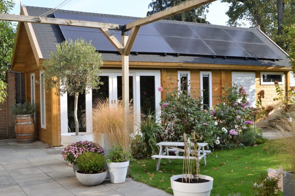 Best Solar Panels for Cabin Use: Pikasola vs. ECO-WORTHY